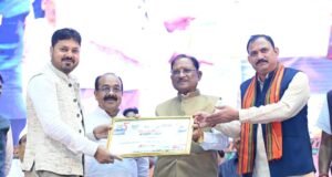 रक्तदान महाकुंभ में 1000 से अधिक महिलाओं ने किया रक्तदान