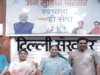 सीएम रेखा ने शालीमार बाग में किया आधुनिक टॉयलेट का उद्घाटन