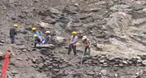 केदारनाथ पैदल मार्ग बंद: चीरबासा में मलबा-पत्थर आने से रास्ता हुआ अवरुद्ध