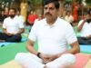 मध्यप्रदेश: गायत्री धाम में सीएम मोहन यादव ने किया योग