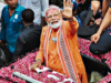 पीएम मोदी का काशी दौरा: समर्थकों को देख पीएम ने रुकवाई कार