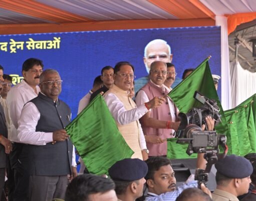 छत्तीसगढ़ के रेल नेटवर्क को बड़ी सौगात, पहली बार रावघाट पहुंची ट्रेन