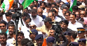 ज्ञानेश कुमार के खिलाफ मुंबई में गरजे ठाकरे बंधु, निकाला ‘विराट गर्जना मोर्चा