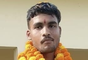 किसान के बेटे आयुष यादव की संघर्षगाथा, मेहनत और धैर्य से पूरा किया वर्दी का सपना