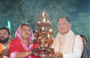 चित्रोत्पला गंगा महाआरती में शामिल हुए मुख्यमंत्री विष्णुदेव साय