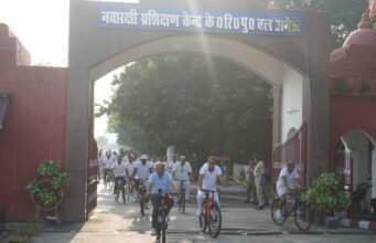 स्वच्छता का संदेश लेकर सड़कों पर उतरे सीआरपीएफ जवान, निकाली साइकिल रैली