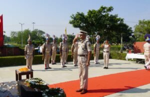 ग्रुप केन्द्र अमेठी में पुलिस स्मरण दिवस पर शहीद जवानों को दी गई श्रद्धांजलि
