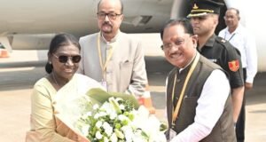 राष्ट्रपति मुर्मु का विमानतल पर आत्मीय स्वागत