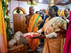 राष्ट्रपति द्रौपदी मुर्मु ने दंतेश्वरी मंदिर में की पूजा अर्चना