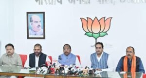 मोदी के 25 साल के जनसेवा कार्यकाल पर कृषि मंत्री नेताम ने दी बधाई