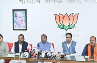 मोदी के 25 साल के जनसेवा कार्यकाल पर कृषि मंत्री नेताम ने दी बधाई