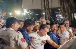 राहुल गांधी और प्रियंका गांधी हिरासत में, आठ घंटे बाद धरना समाप्त